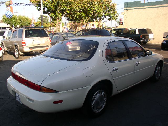 1997 Infiniti J30 All-wheel Drive SLT1