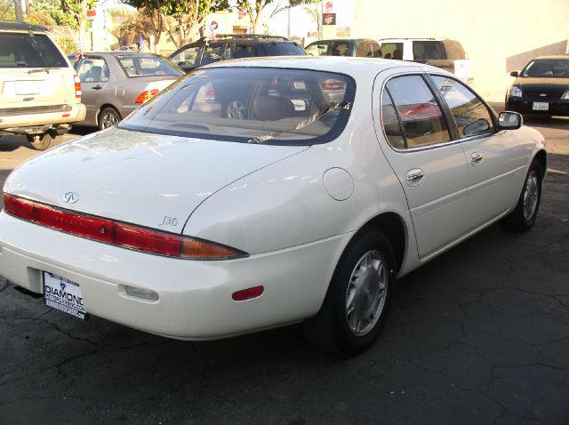 1997 Infiniti J30 All-wheel Drive SLT1