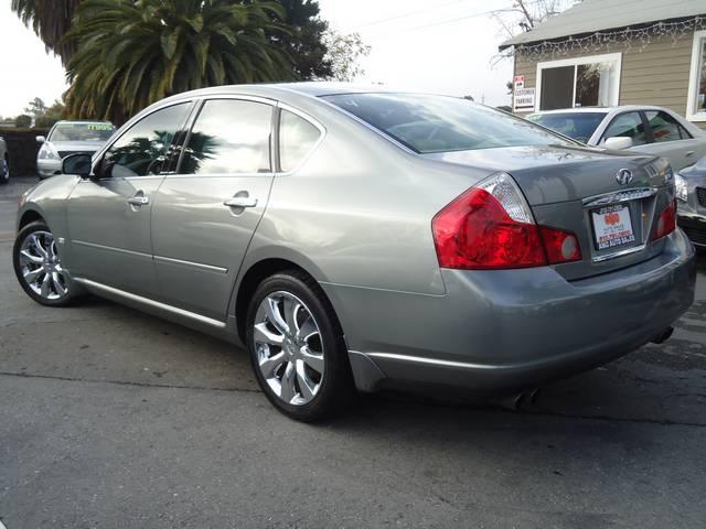 2007 Infiniti M35 Limited Sport Utility 4D