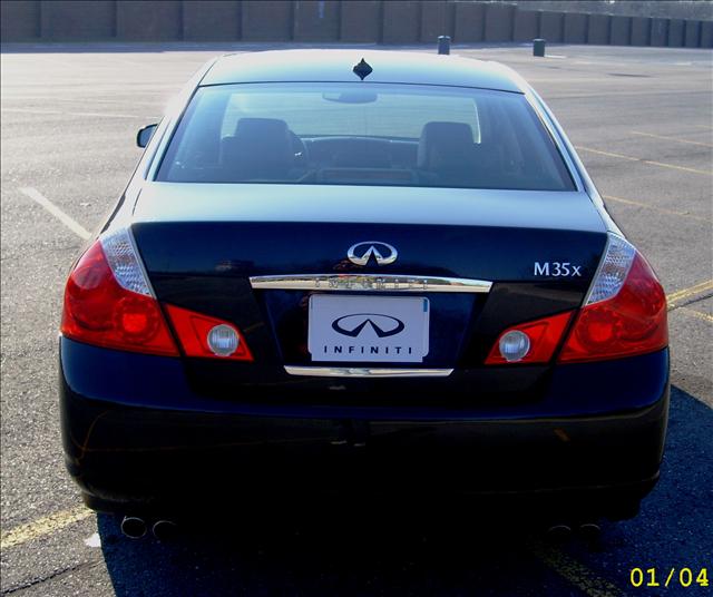 2006 Infiniti M35x EX - DUAL Power Doors