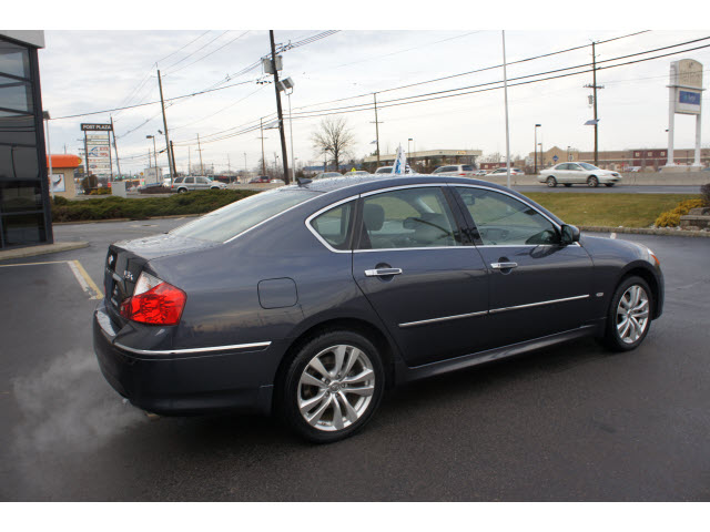 2010 Infiniti M35x Base