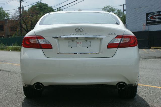 2011 Infiniti M37x Carrera 4 Coupe