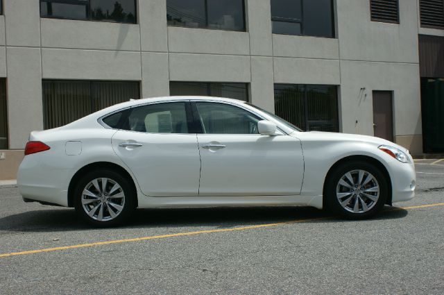 2011 Infiniti M37x Carrera 4 Coupe