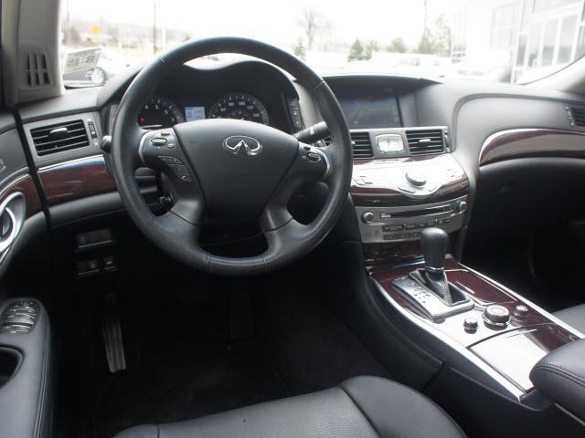 2011 Infiniti M37x Base