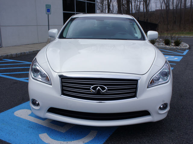 2011 Infiniti M37x Base