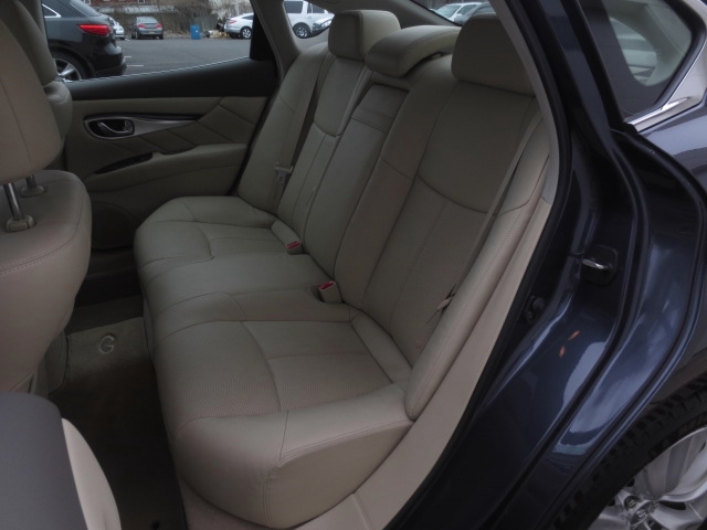 2011 Infiniti M37x Base