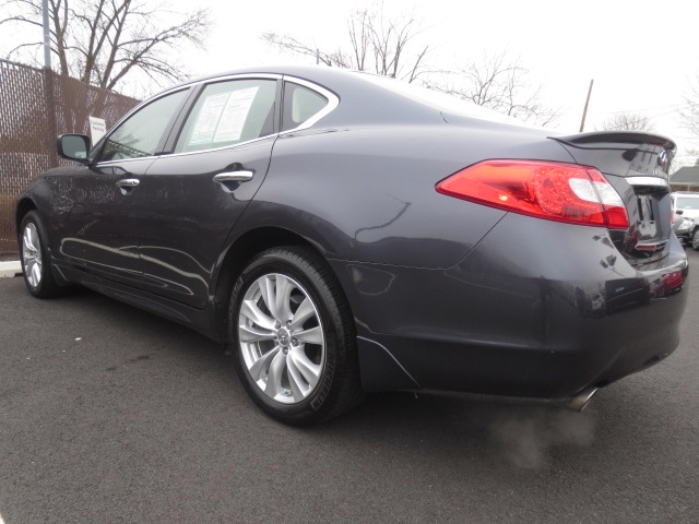 2011 Infiniti M37x Base