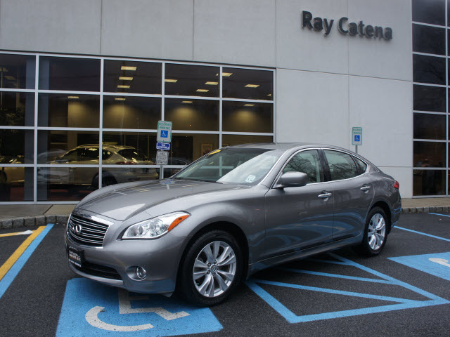 2011 Infiniti M37x Base