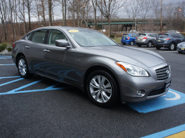 2011 Infiniti M37x Base