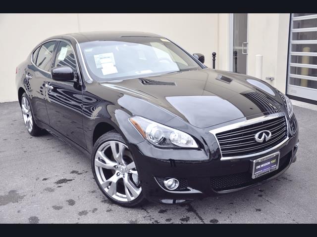 2013 Infiniti M37x SW2