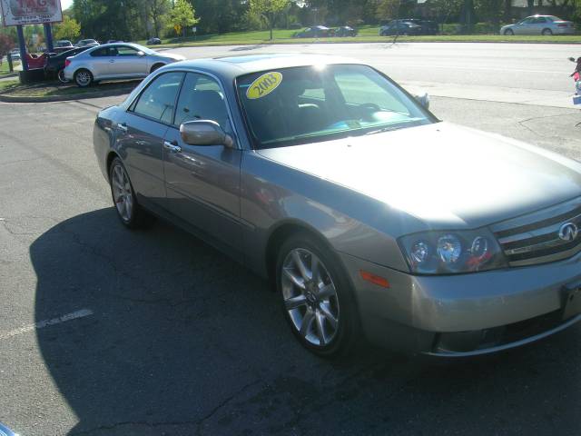 2003 Infiniti M45 Base