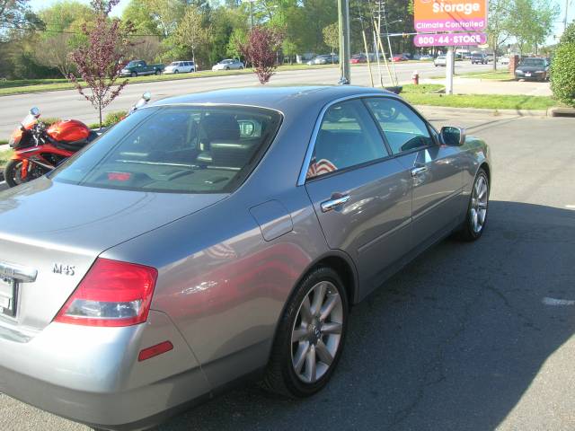 2003 Infiniti M45 Base