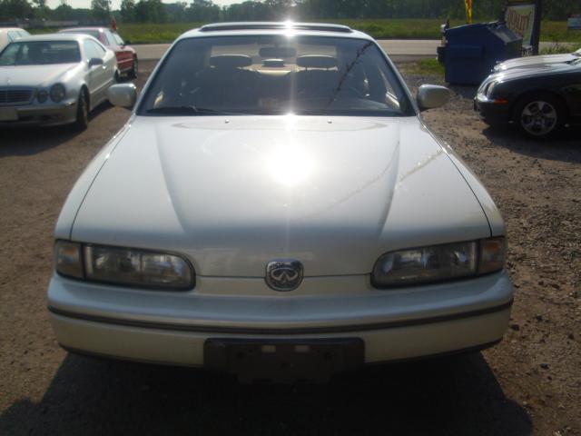 1991 Infiniti Q45 Dream RED