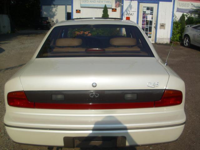 1991 Infiniti Q45 Dream RED