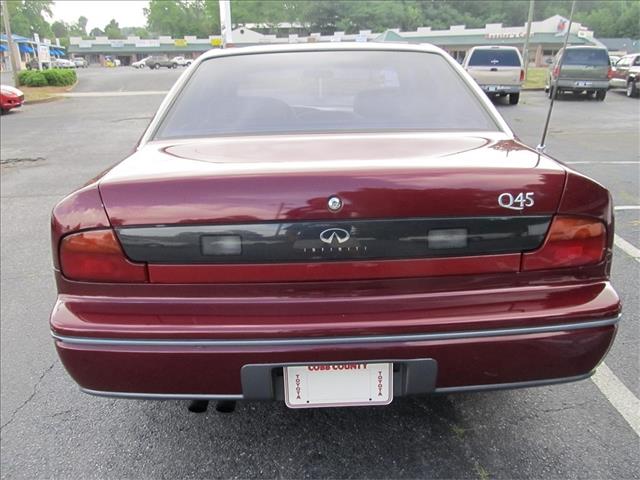 1993 Infiniti Q45 SE Sedan