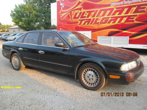 1995 Infiniti Q45 Base