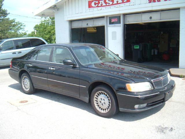 1997 Infiniti Q45 Base