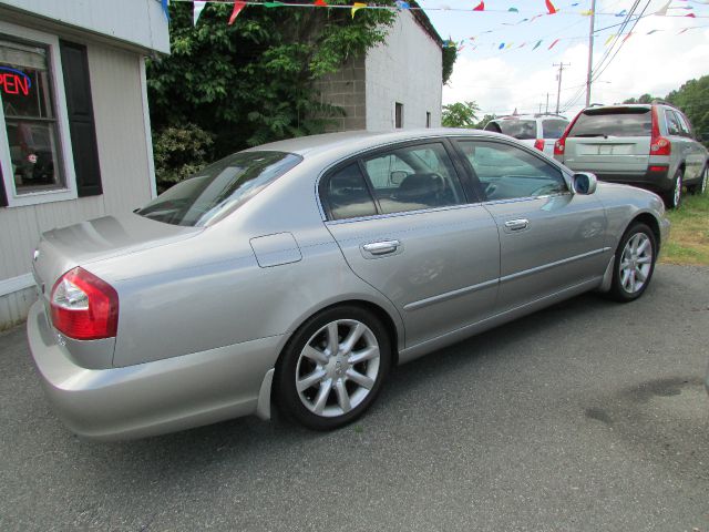 2002 Infiniti Q45 Base