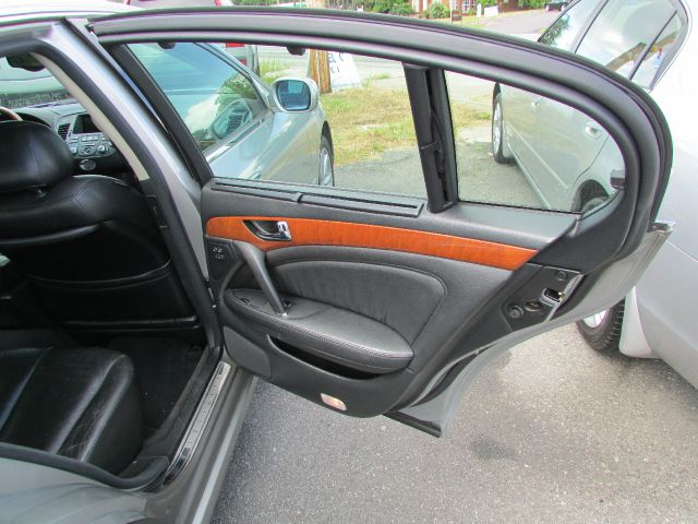 2002 Infiniti Q45 Base