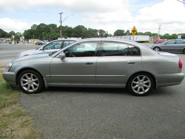 2002 Infiniti Q45 Base