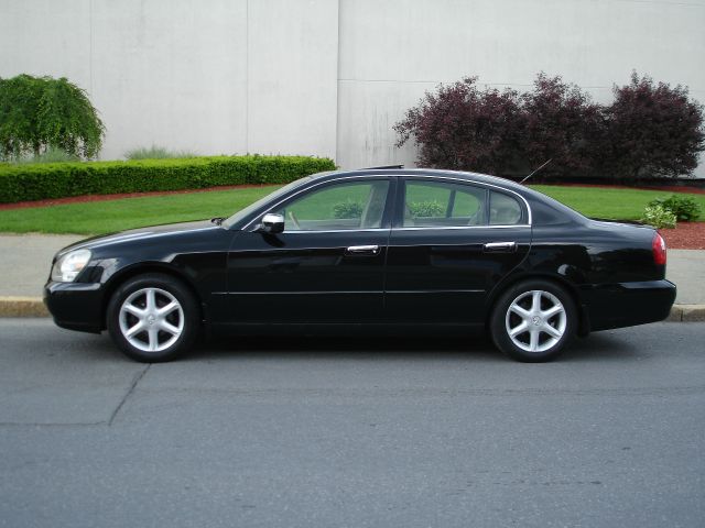 2002 Infiniti Q45 Base