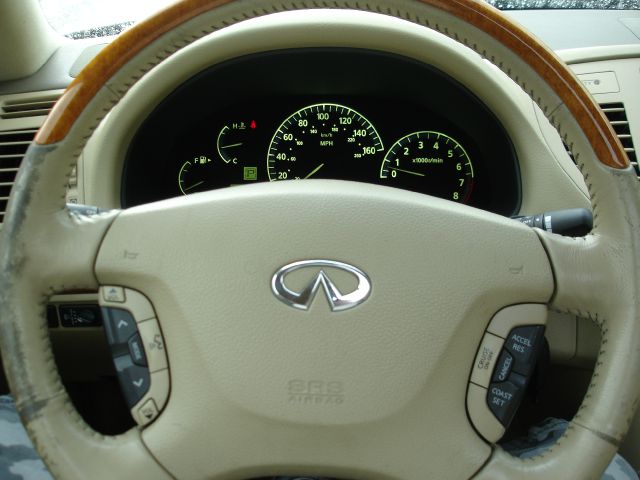 2002 Infiniti Q45 Base