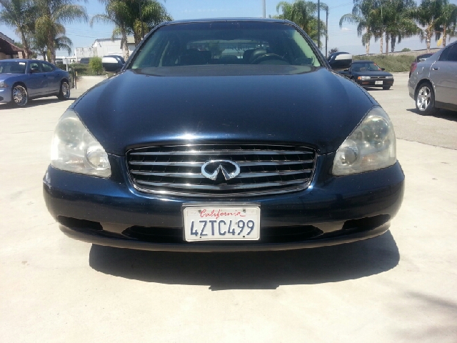 2002 Infiniti Q45 Base