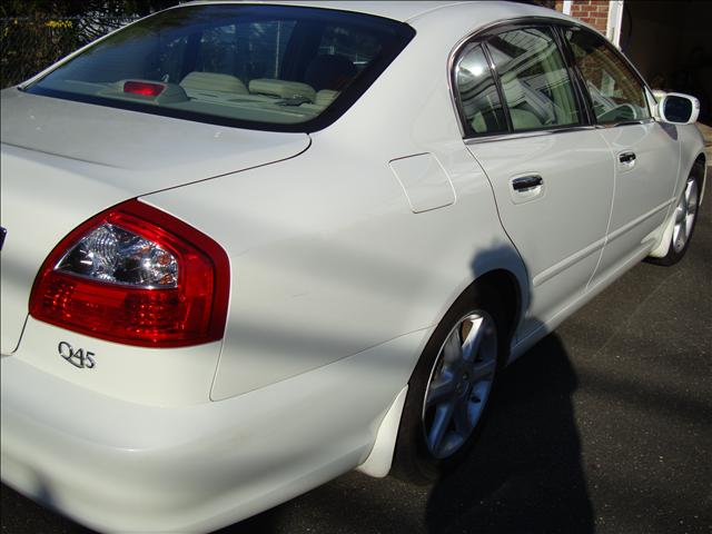 2003 Infiniti Q45 Premium