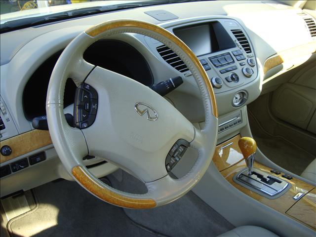 2003 Infiniti Q45 Premium