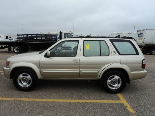 1998 Infiniti QX4 Base