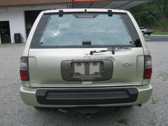 1998 Infiniti QX4 Base