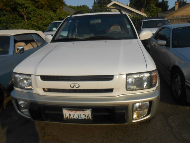 1998 Infiniti QX4 Unknown