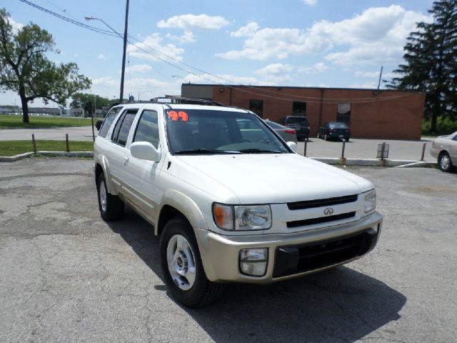 1999 Infiniti QX4 5dr XLE Limited AWD