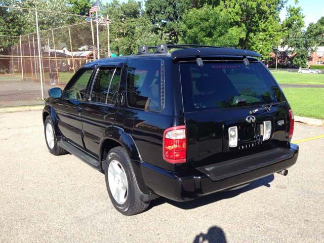 2001 Infiniti QX4 Ram 3500 Diesel 2-WD