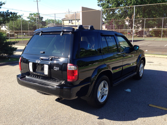 2001 Infiniti QX4 Ram 3500 Diesel 2-WD