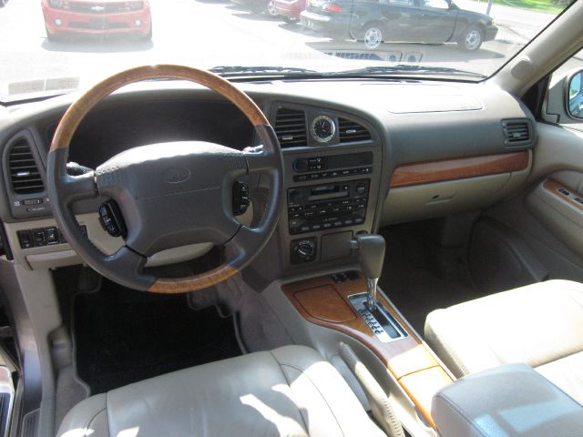 2001 Infiniti QX4 Ram 3500 Diesel 2-WD