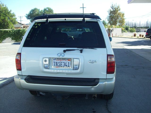 2002 Infiniti QX4 Ram 3500 Diesel 2-WD