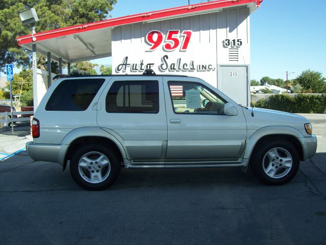 2002 Infiniti QX4 Ram 3500 Diesel 2-WD