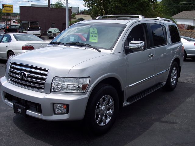 2004 Infiniti QX56 EX - DUAL Power Doors