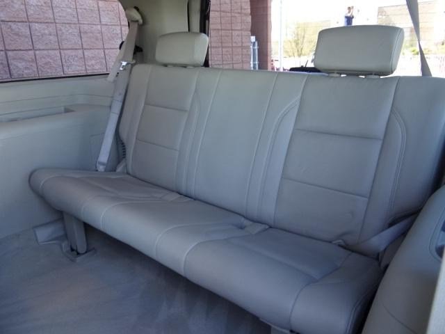 2004 Infiniti QX56 Base