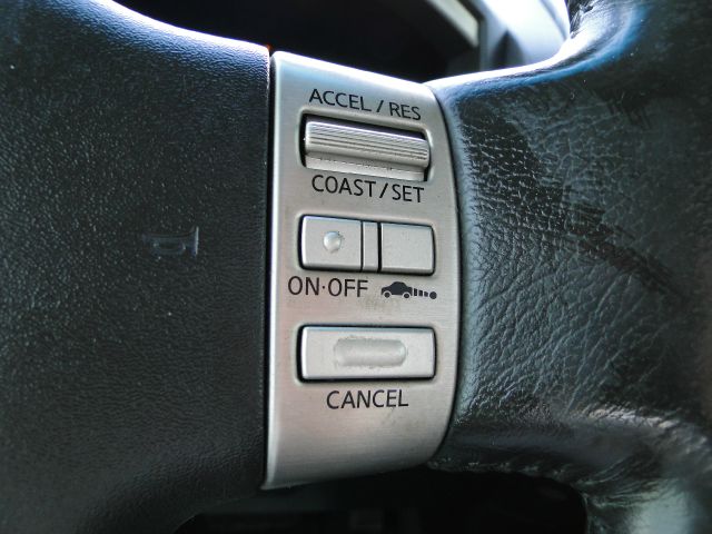 2004 Infiniti QX56 EX - DUAL Power Doors