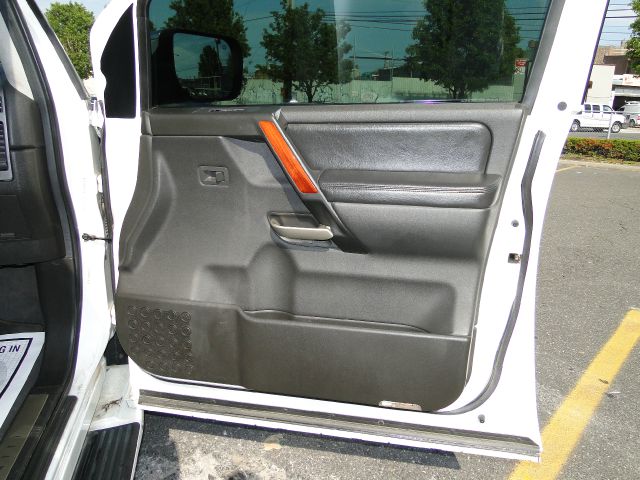 2004 Infiniti QX56 EX - DUAL Power Doors