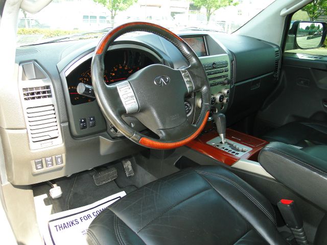 2004 Infiniti QX56 EX - DUAL Power Doors