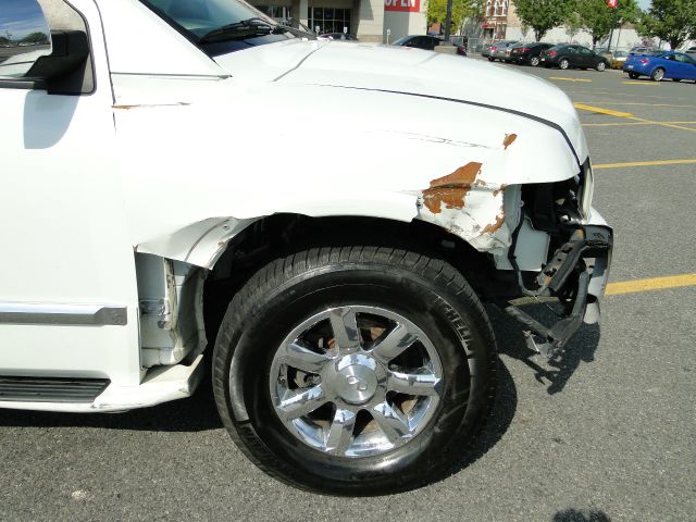 2004 Infiniti QX56 EX - DUAL Power Doors