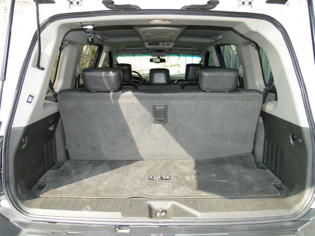 2004 Infiniti QX56 EX - DUAL Power Doors