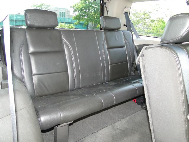 2004 Infiniti QX56 EX - DUAL Power Doors