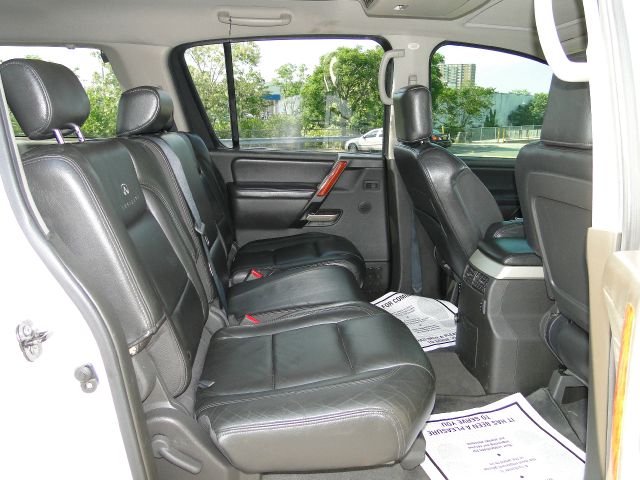 2004 Infiniti QX56 EX - DUAL Power Doors