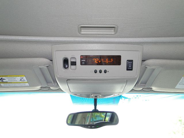 2004 Infiniti QX56 EX - DUAL Power Doors