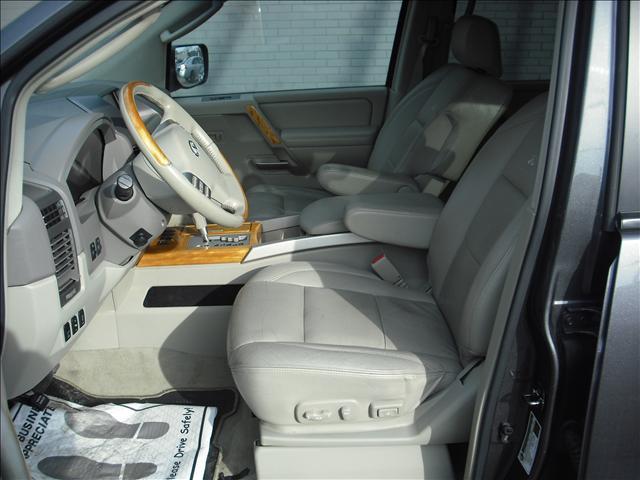 2005 Infiniti QX56 Base