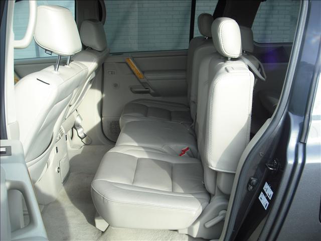 2005 Infiniti QX56 Base